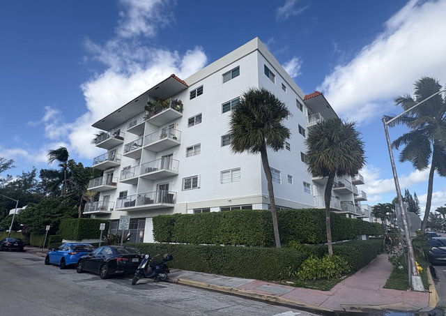 Paradise Plaza Condo photo 2